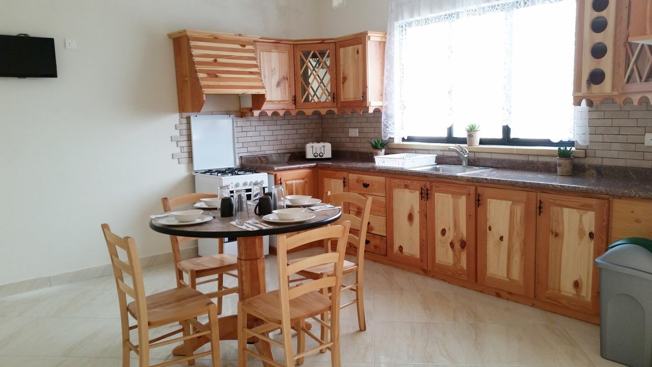 Tal-Marga B&B Qala Buitenkant foto