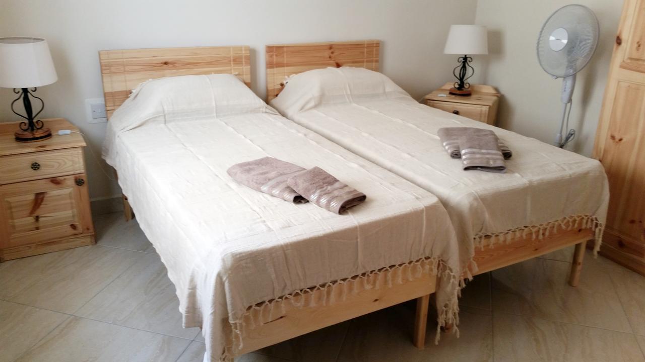 Tal-Marga B&B Qala Buitenkant foto