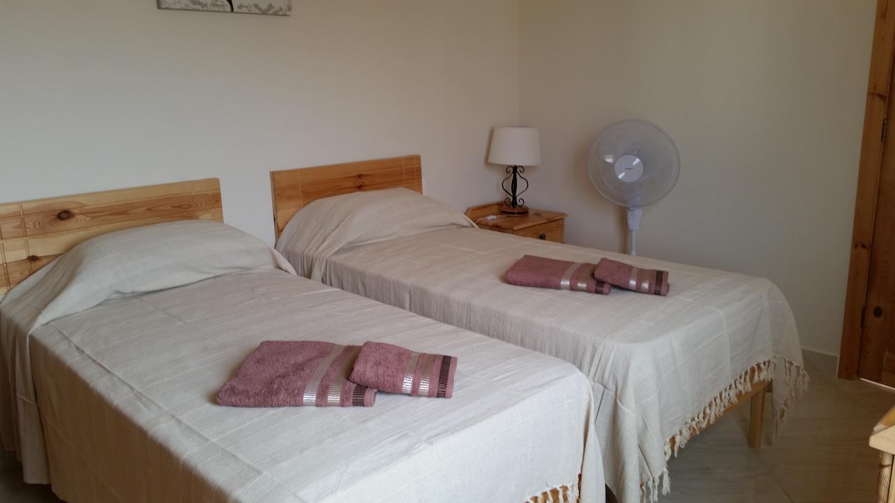 Tal-Marga B&B Qala Buitenkant foto